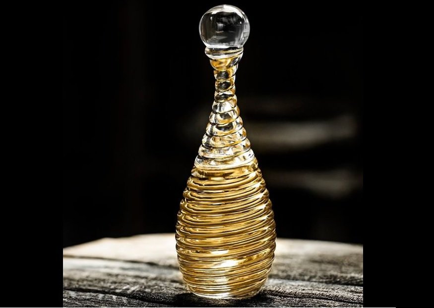 India Mahdavi redesigns Dior J’adore bottle